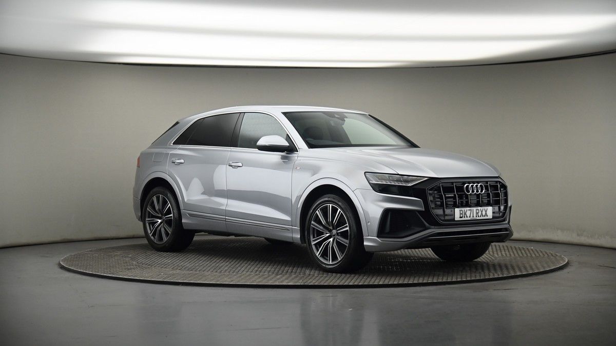 More views of Audi Q8