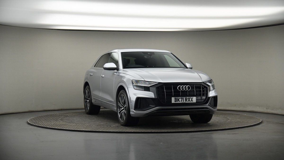 More views of Audi Q8