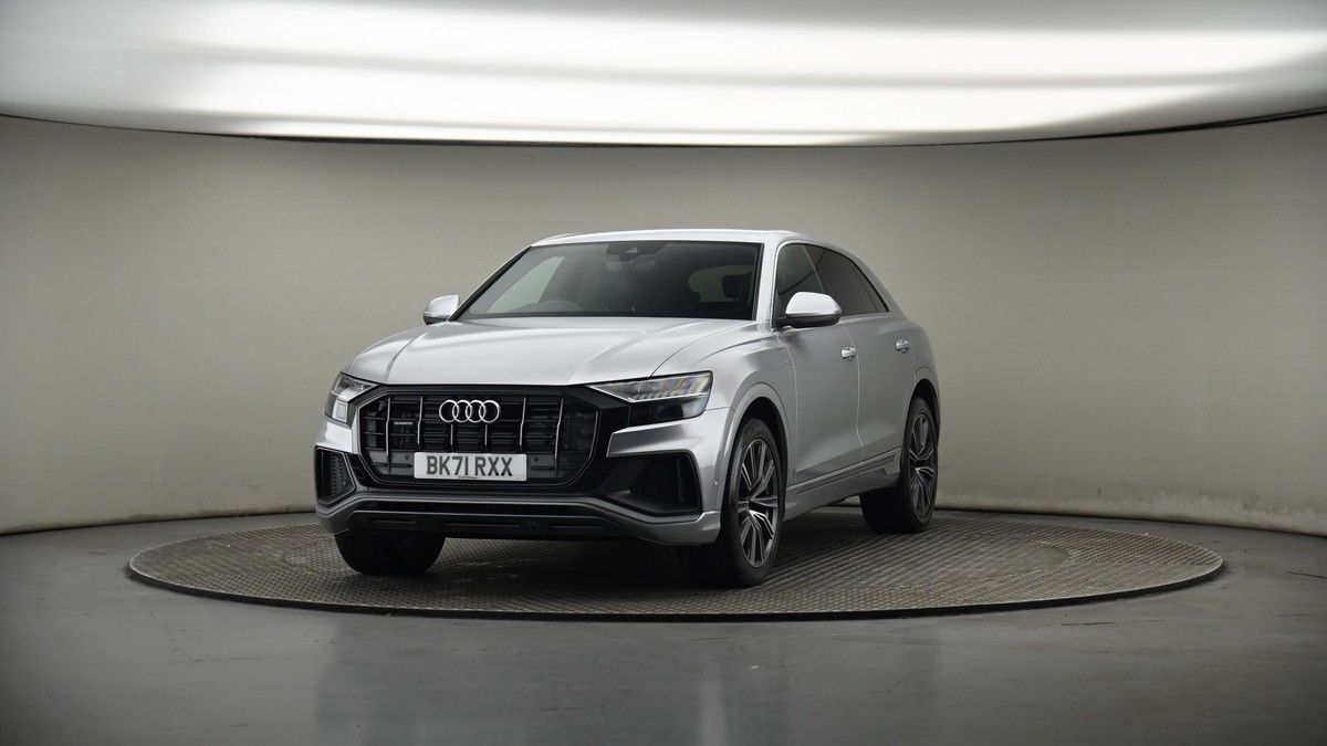 More views of Audi Q8