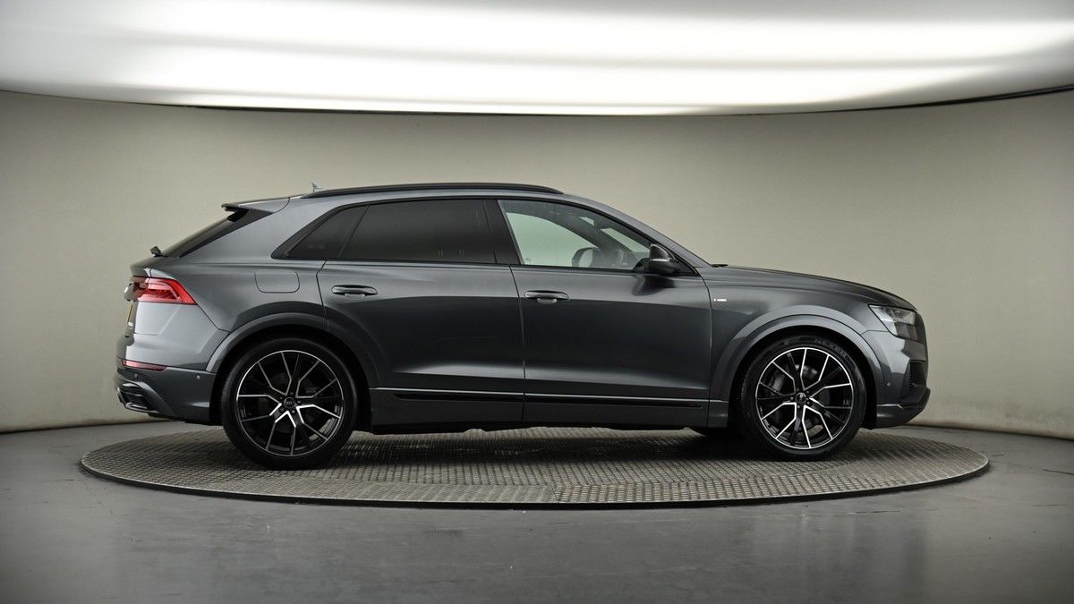 More views of Audi Q8