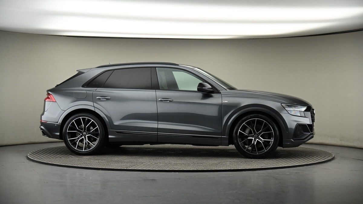 More views of Audi Q8