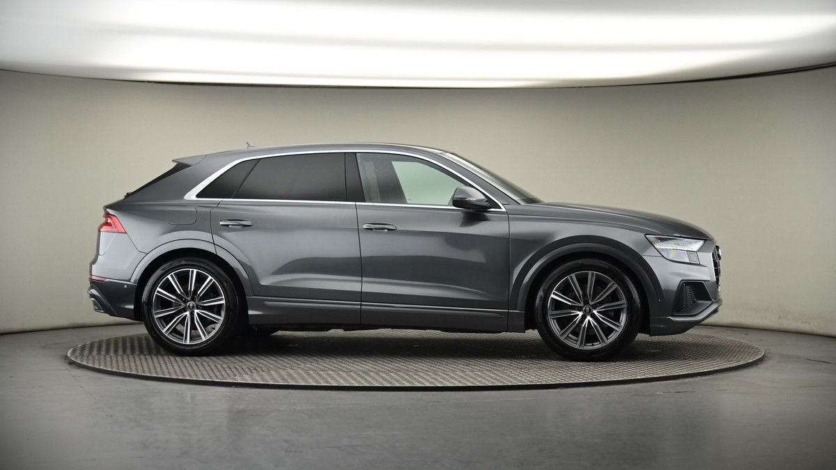 More views of Audi Q8