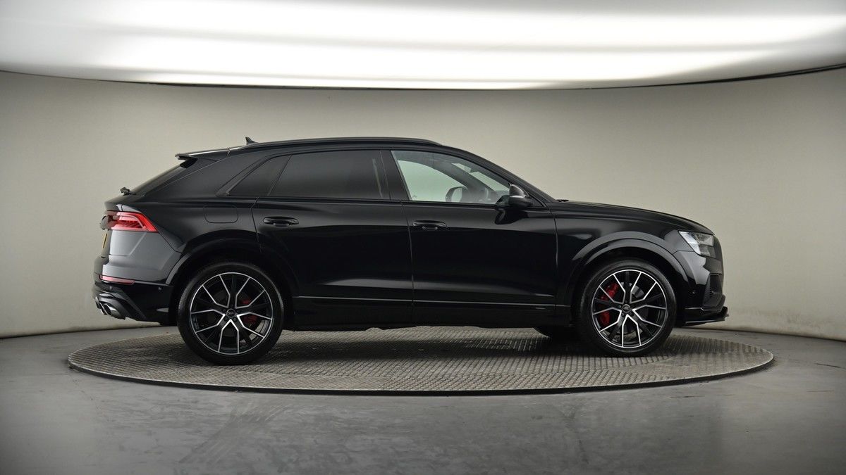 More views of Audi SQ8