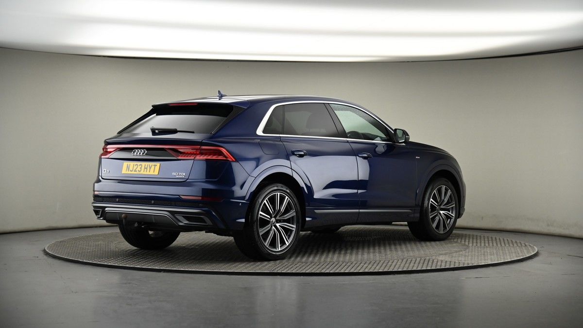 Audi Q8 Image 6