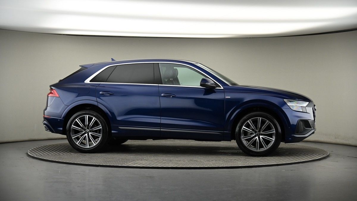 More views of Audi Q8