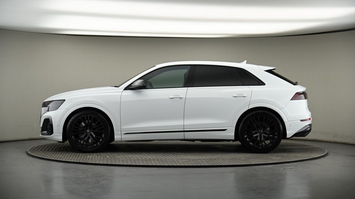 Audi SQ8 Image 36