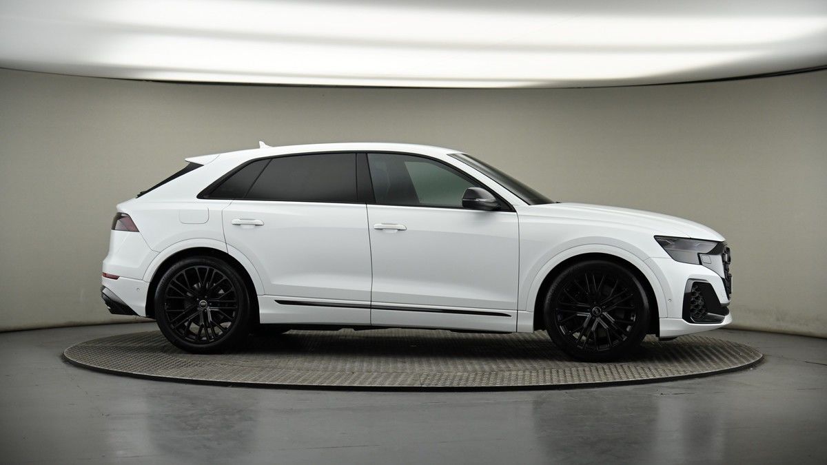 More views of Audi SQ8