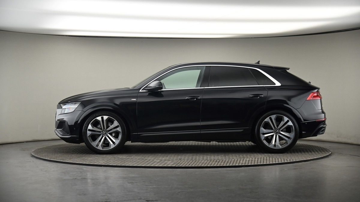 Audi Q8 Image 19