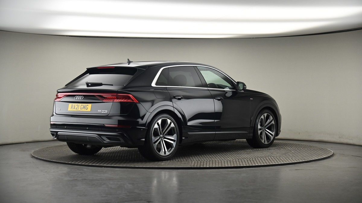 More views of Audi Q8