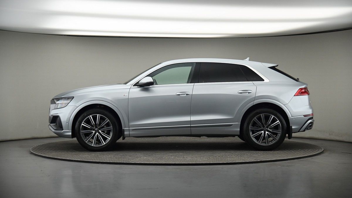 Audi Q8 Image 19