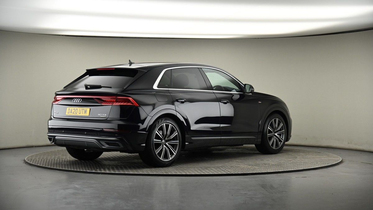 Audi Q8 Image 7