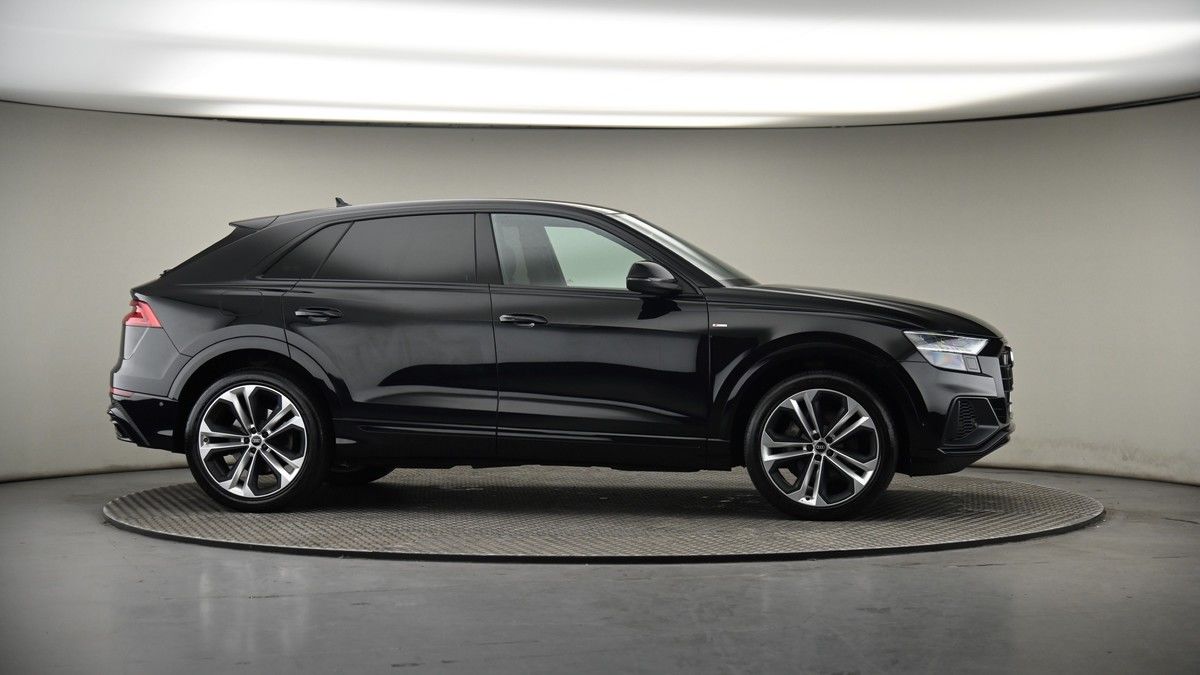 More views of Audi Q8