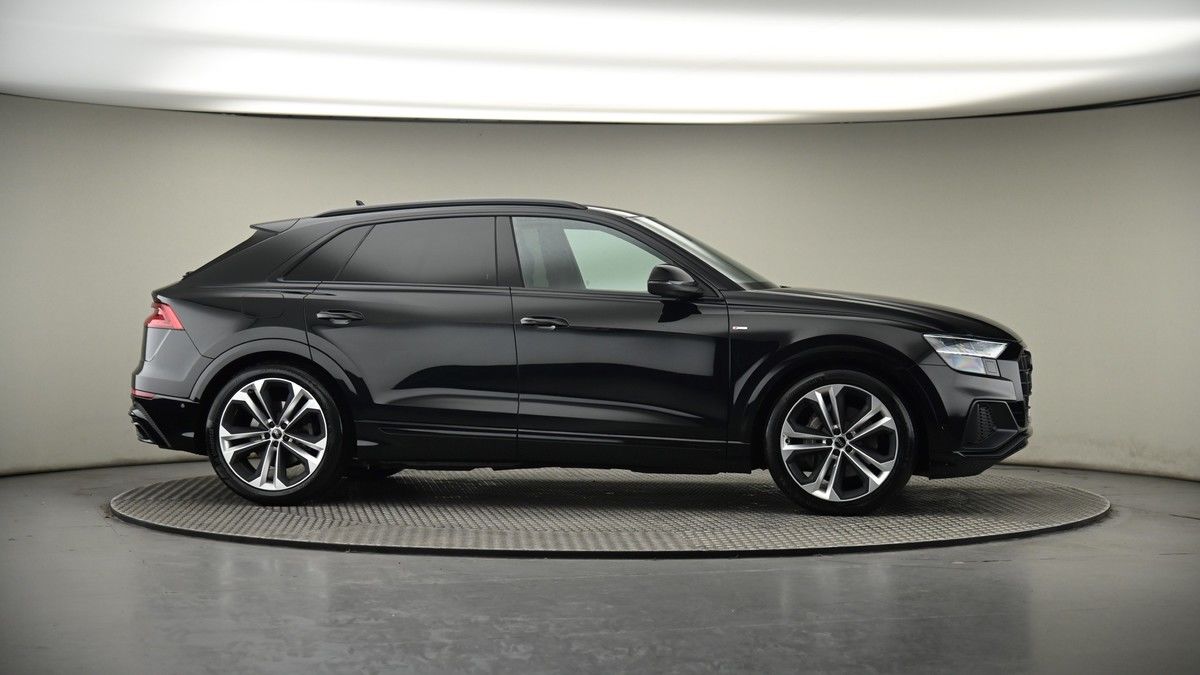 More views of Audi Q8