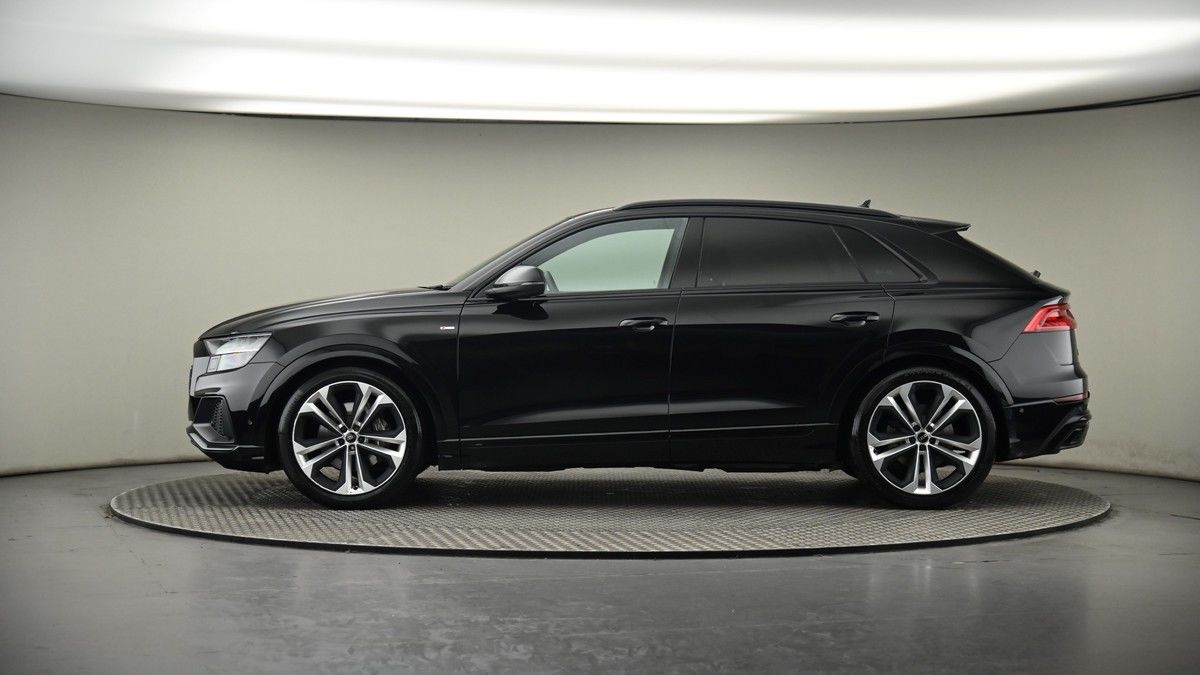 Audi Q8 Image 19