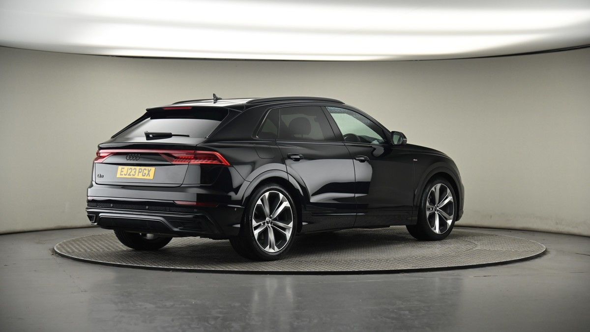 Audi Q8 Image 7