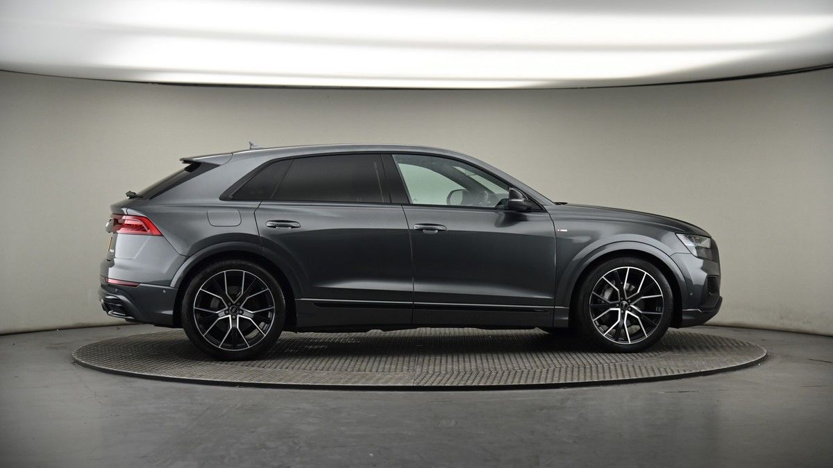 More views of Audi Q8