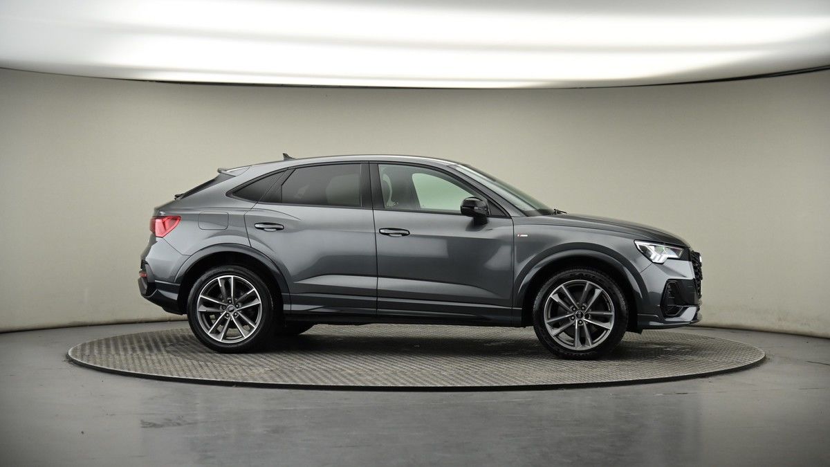 More views of Audi Q3