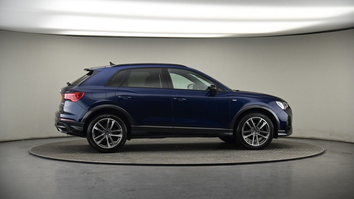 More views of Audi Q3