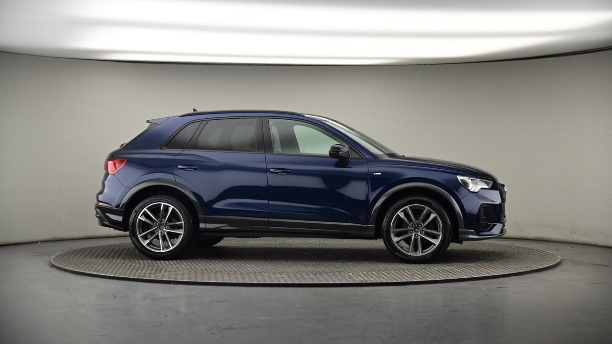 More views of Audi Q3