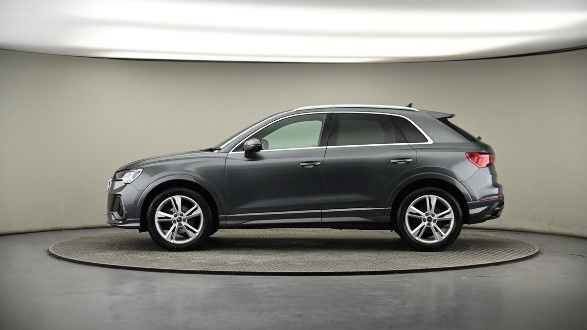 Audi Q3 Image 18