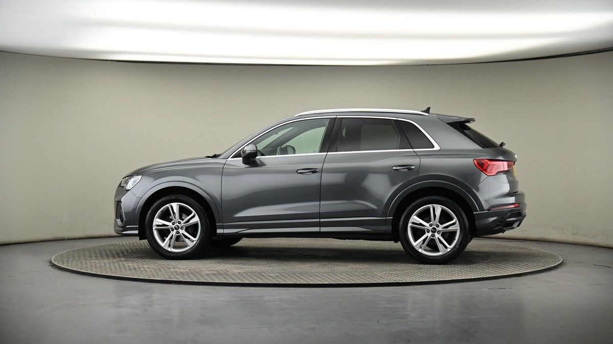 More views of Audi Q3