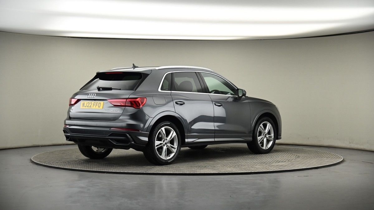 Audi Q3 Image 6