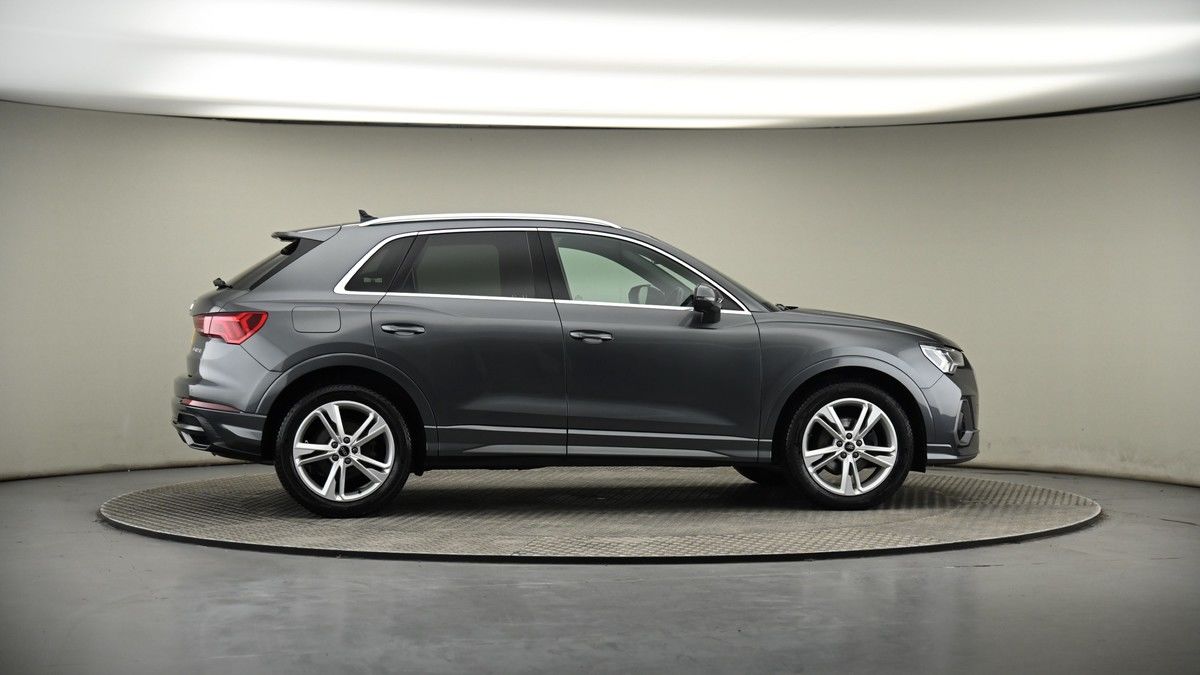 More views of Audi Q3