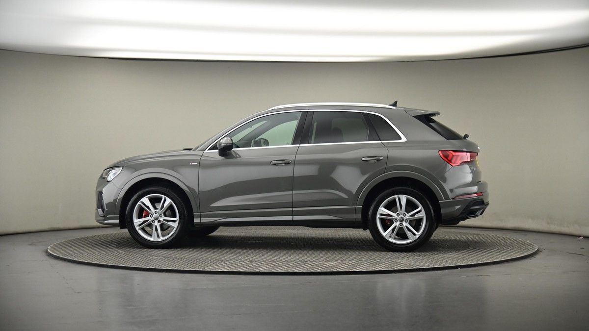 More views of Audi Q3