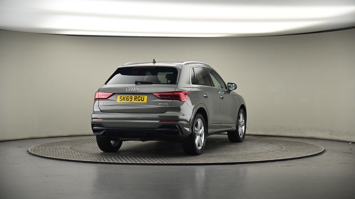 More views of Audi Q3