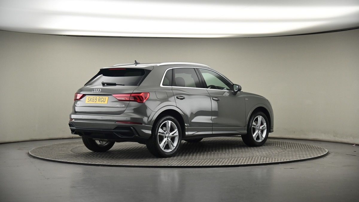 Audi Q3 Image 7