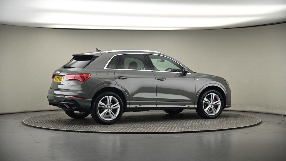 More views of Audi Q3