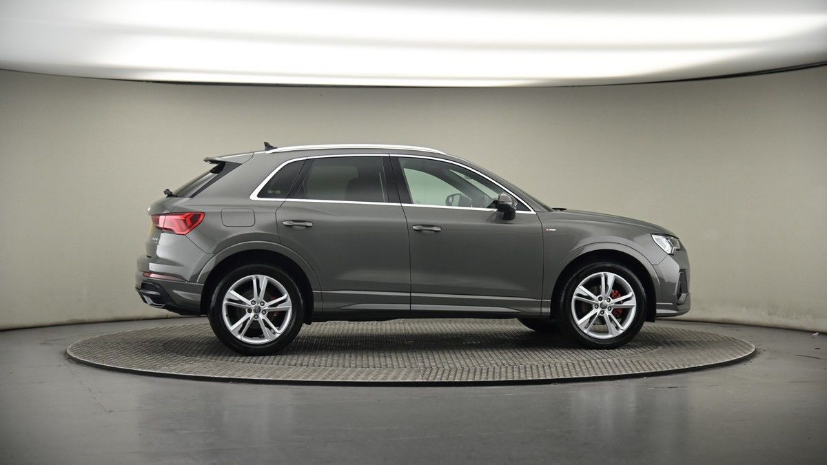 More views of Audi Q3