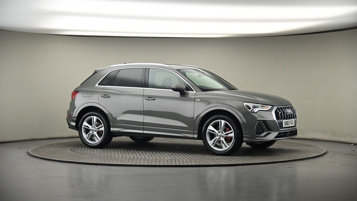 More views of Audi Q3