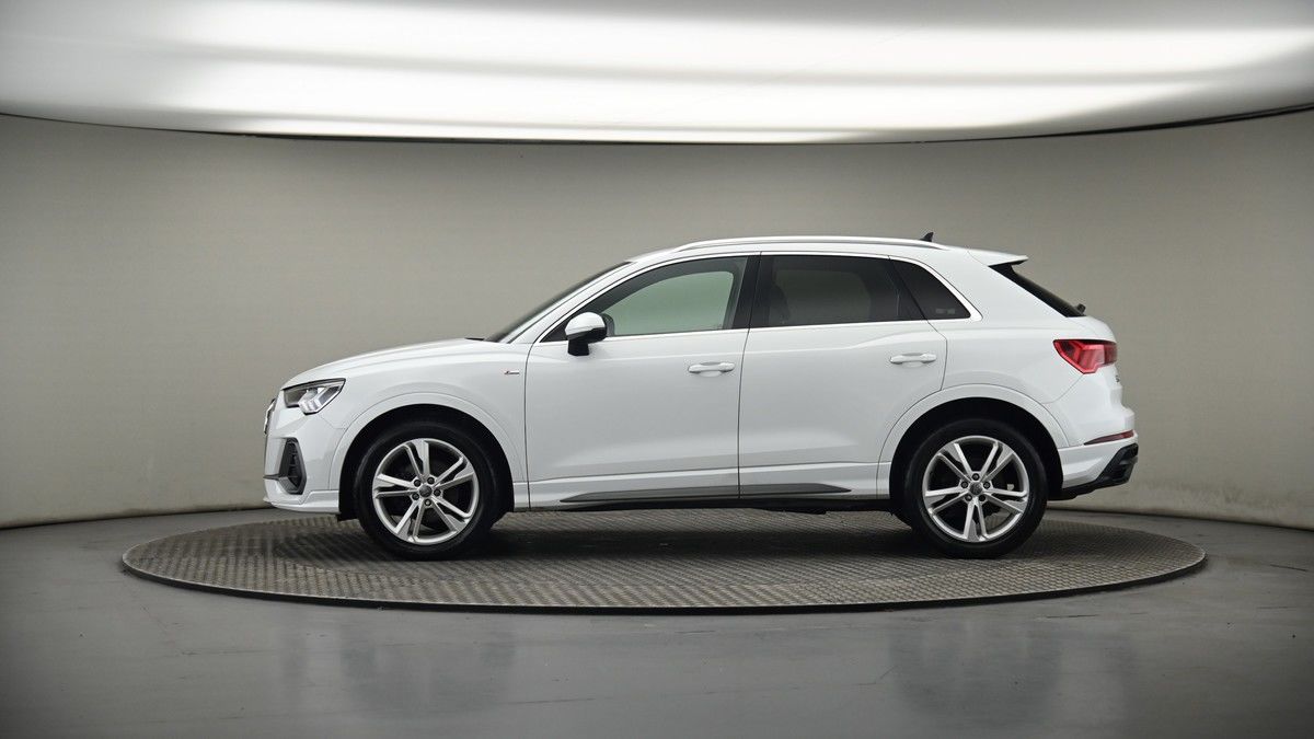 Audi Q3 Image 19