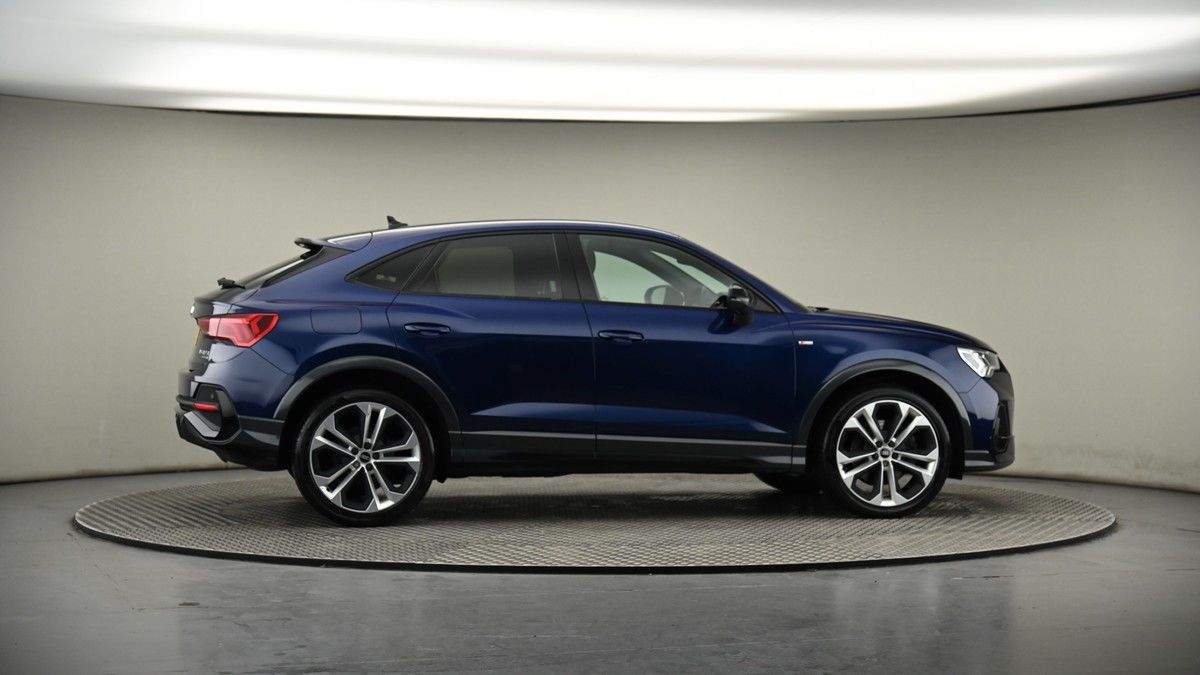 More views of Audi Q3