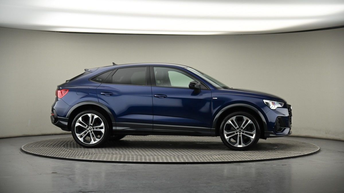 More views of Audi Q3