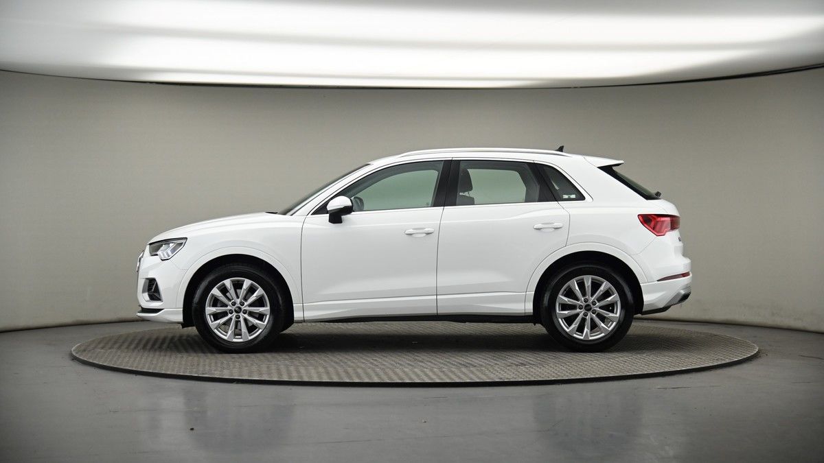 Audi Q3 Image 19