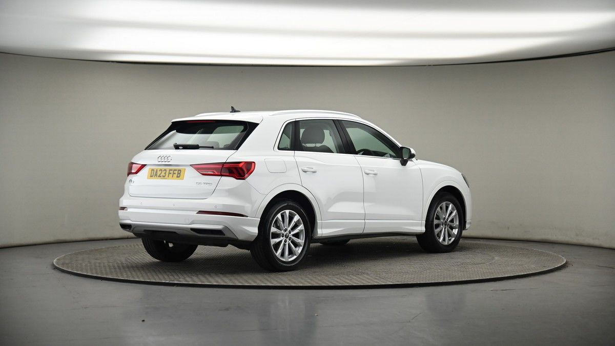 More views of Audi Q3