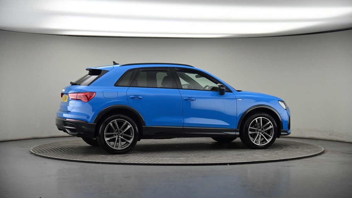 More views of Audi Q3