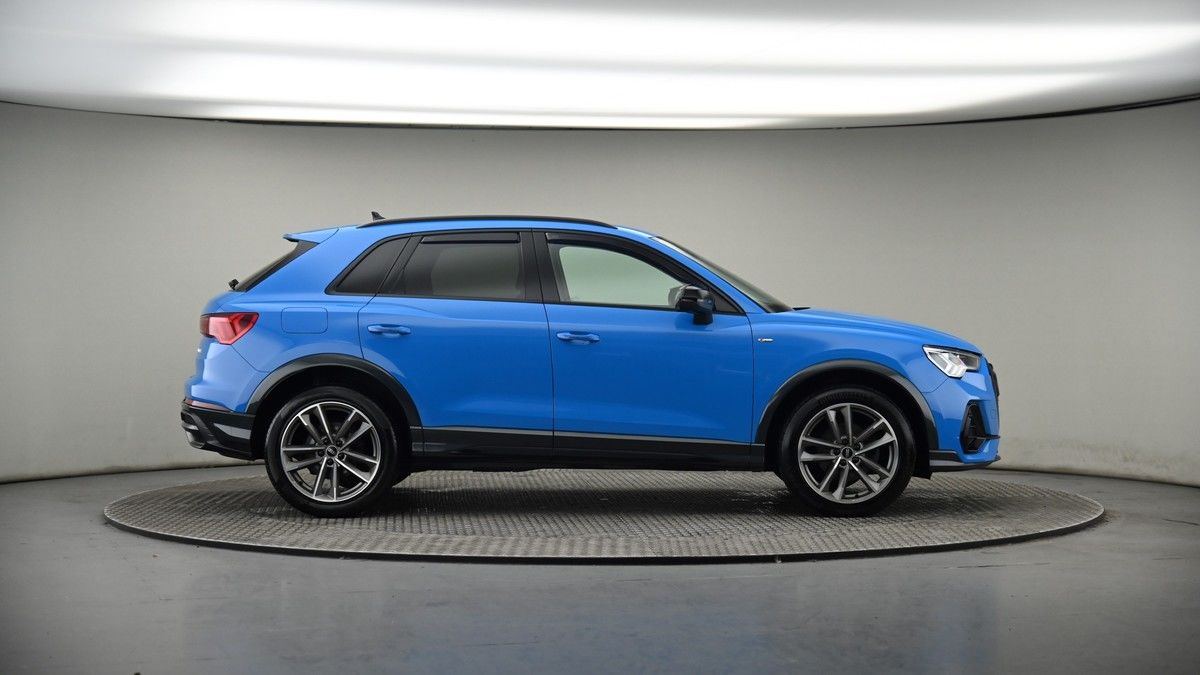 More views of Audi Q3