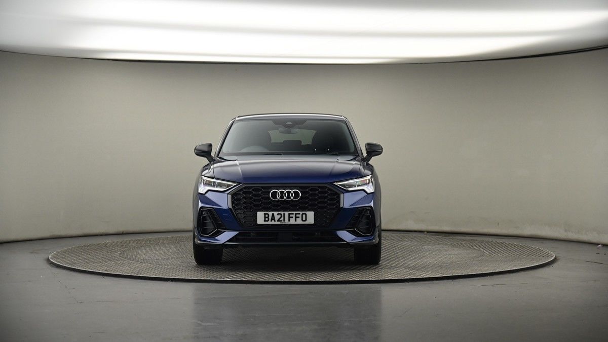 Audi Q3 Image 18