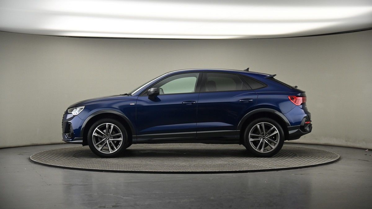 Audi Q3 Image 19