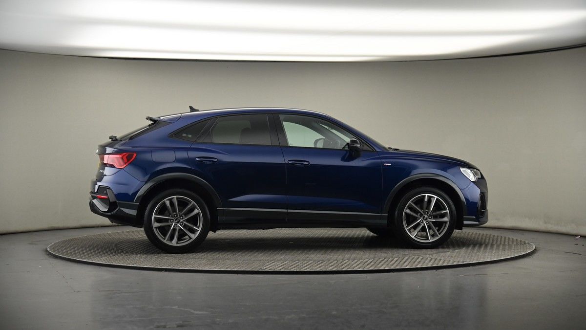 More views of Audi Q3