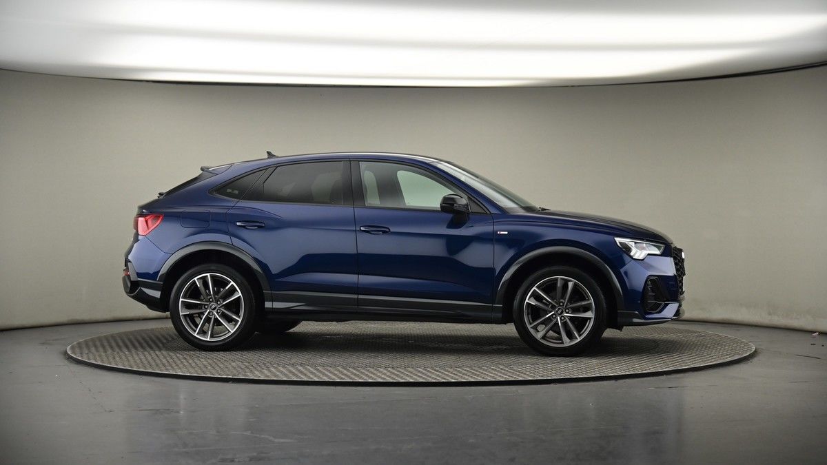 More views of Audi Q3