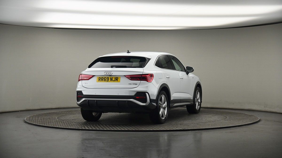 More views of Audi Q3