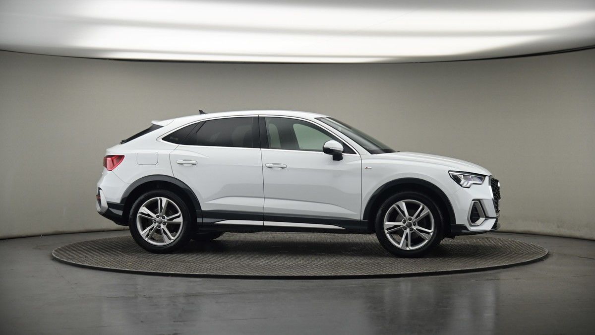 More views of Audi Q3