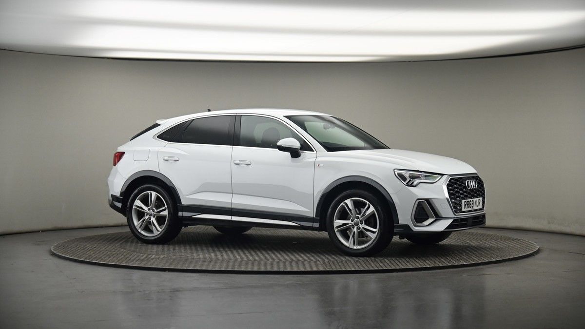 More views of Audi Q3