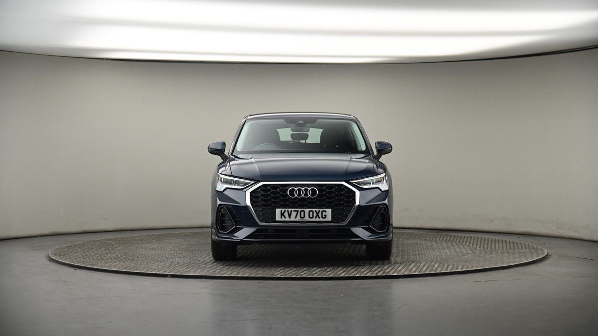 Audi Q3 Image 18