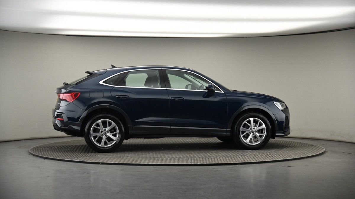 More views of Audi Q3