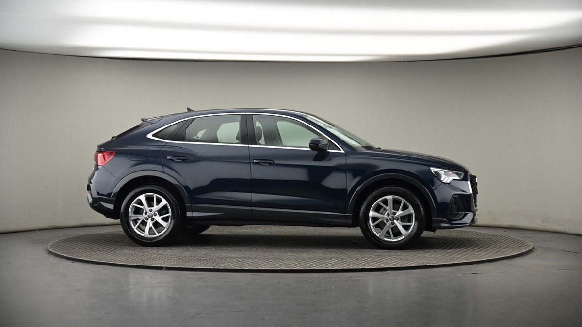 More views of Audi Q3